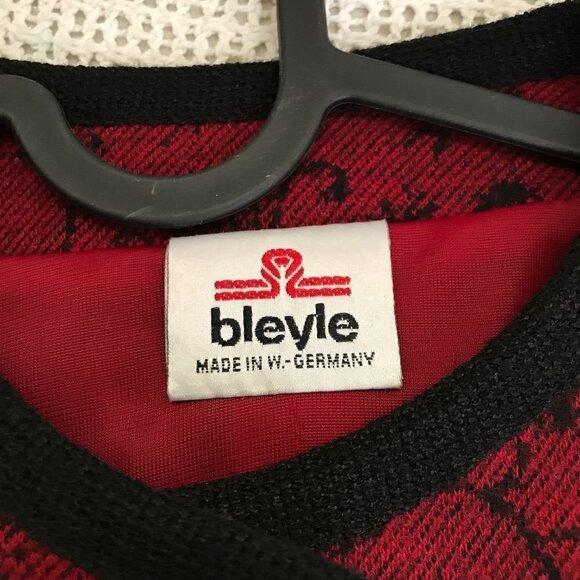 BLEYLE WOMENS VIRGIN WOOL BLAZER MADE IN GERMANY SIZE 10 - Picture 3 of 9